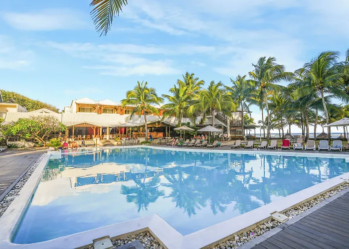 Le Peninsula Bay Beach Resort & Spa