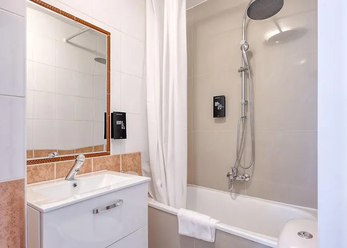 Beverly Hills Hotel Saint-Gilles