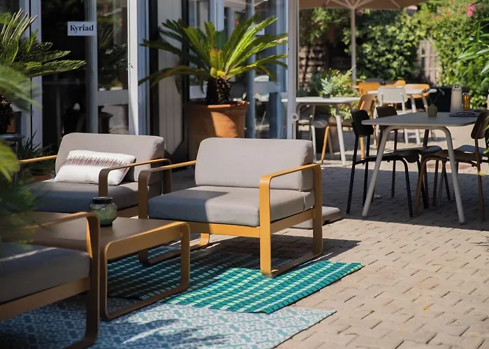 Brit Hotel Confort Nimes Ouest - A9 Sortie 25