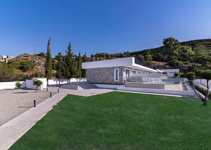 Zoes Hotel & Suites