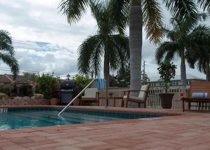 Hibiscus Suites - Sarasota Point O'Rocks