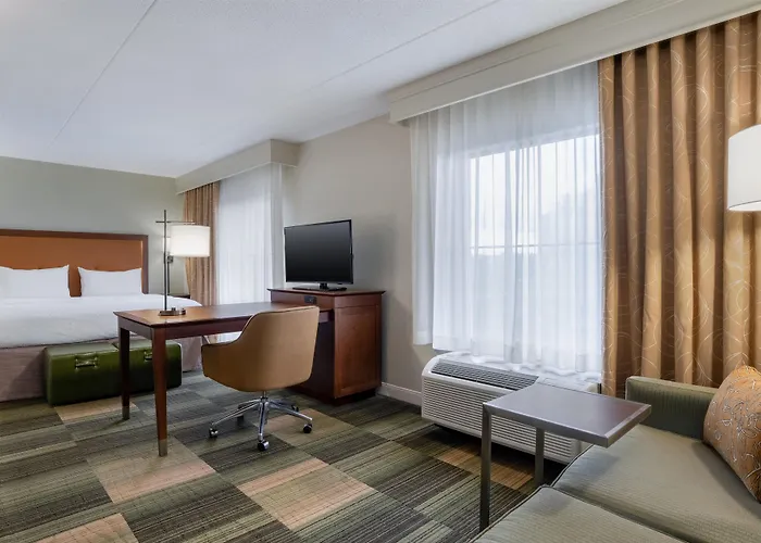 Hampton Inn & Suites Albany-Downtown
