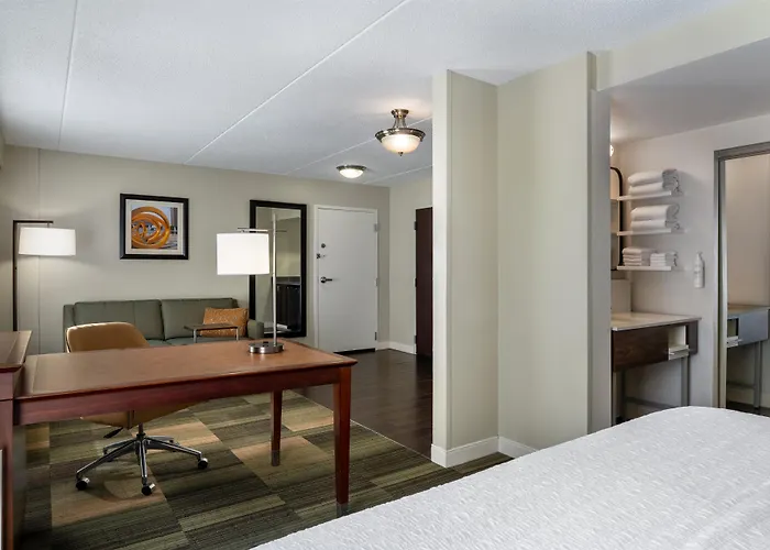 Hampton Inn & Suites Albany-Downtown