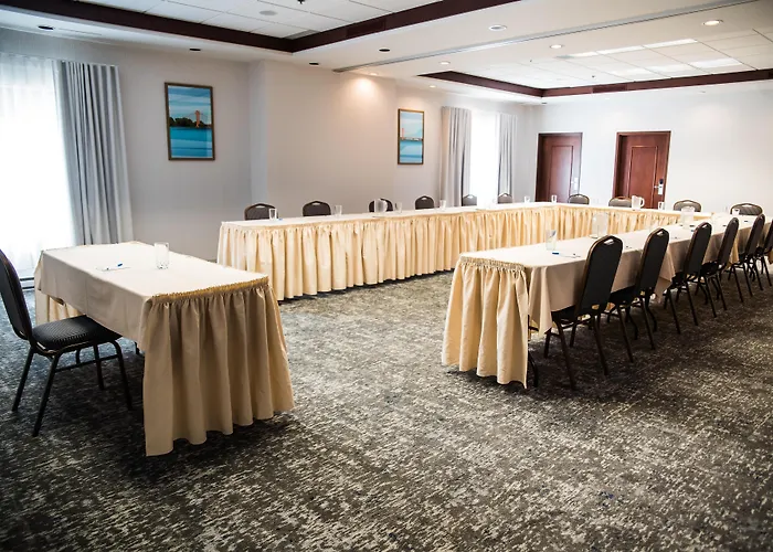 Hampton Inn&Suites Laval