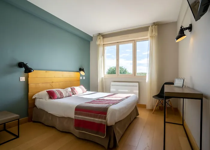 Logis Hotels - Le Belvedere - Hotel 2 Etoiles Et Restaurant
