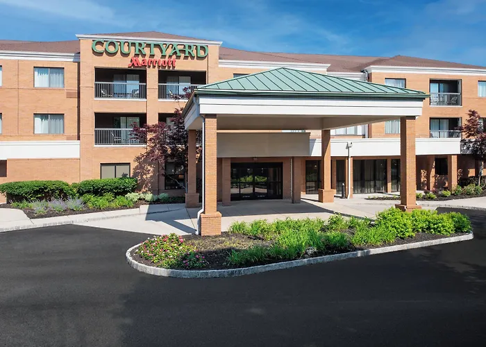 Courtyard By Marriott West Orange
