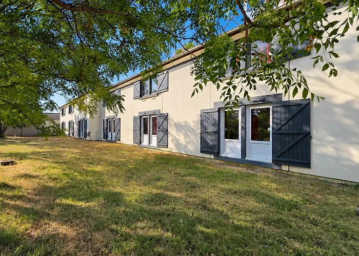 Brit Hotel Plaisance A9/A61 Narbonne