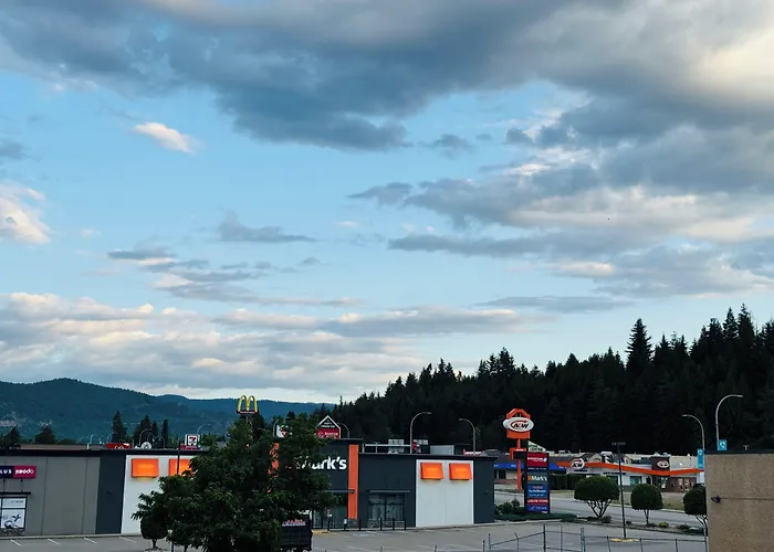 Canadas Best Value Inn & Suites-Castlegar