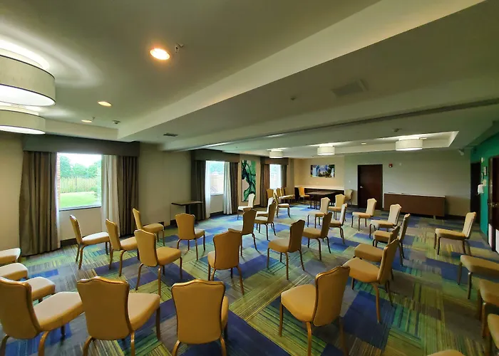 Holiday Inn Express Pearland By Ihg