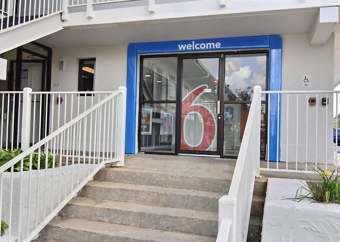 Motel 6-Middleburg Heights, Oh - Cleveland