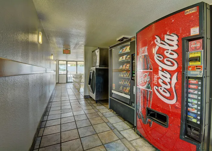 Motel 6-Chicopee, Ma - Springfield