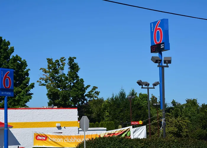 Motel 6-Chicopee, Ma - Springfield