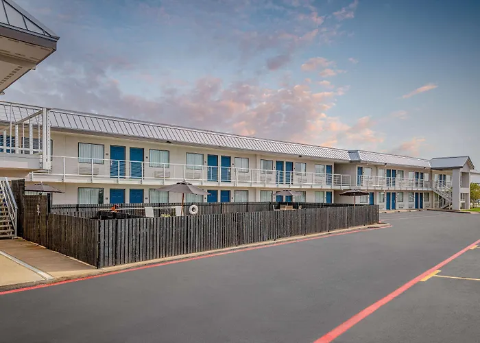 Motel 6-Euless, Tx - Dallas