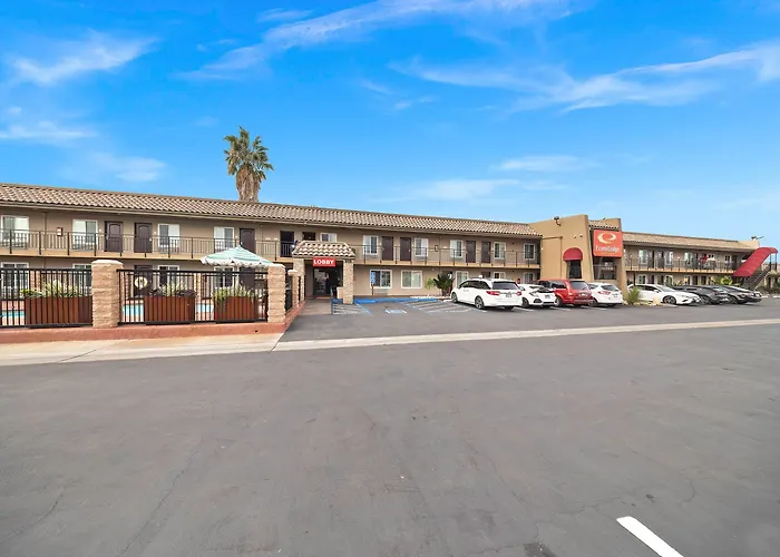 Econo Lodge Inn & Suites Escondido Downtown