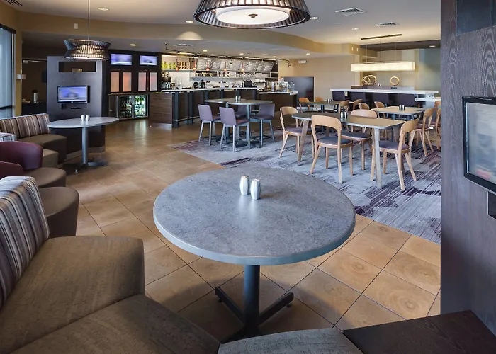 Courtyard By Marriott Providence Warwick