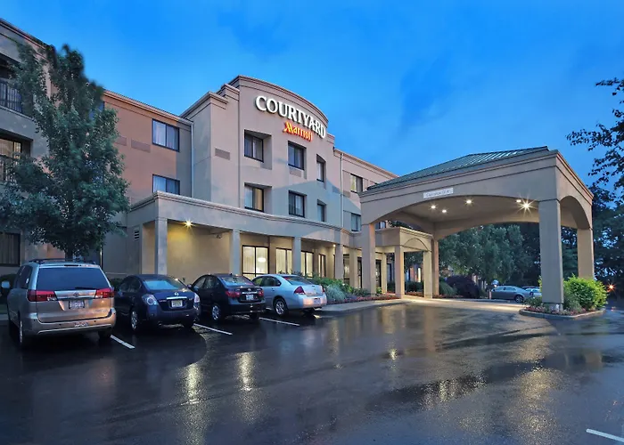 Courtyard By Marriott Providence Warwick