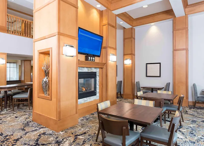 Homewood Suites By Hilton Indianapolis Airport / Plainfield