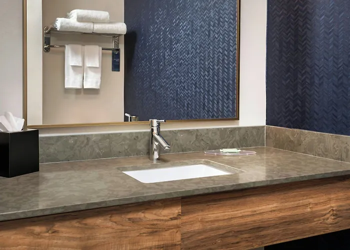 Fairfield Inn & Suites Woodbridge