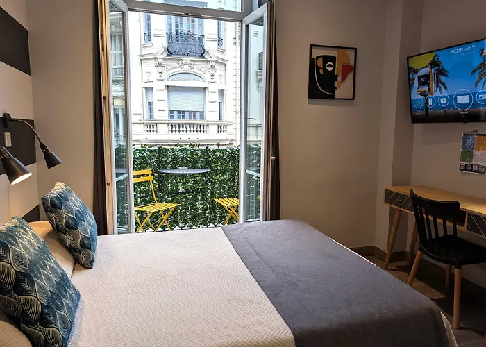 H33 Hôtel Nice
