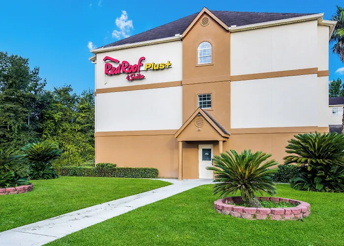 Red Roof Inn Plus+ & Suites Savannah - I-95