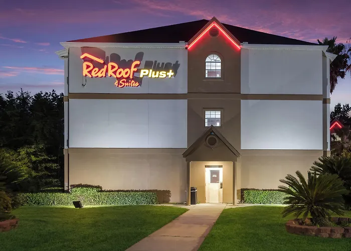 Red Roof Inn Plus+ & Suites Savannah - I-95
