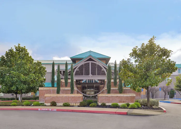 Holiday Inn Express & Suites Elk Grove Central - Hwy 99 By Ihg
