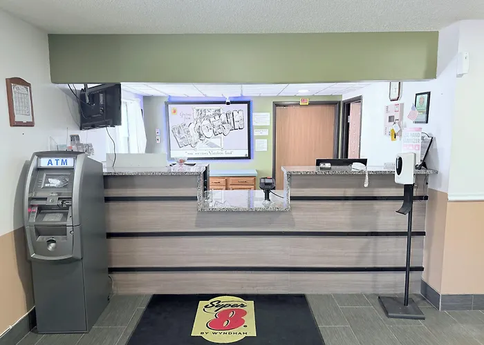 Super 8 By Wyndham Fond Du Lac