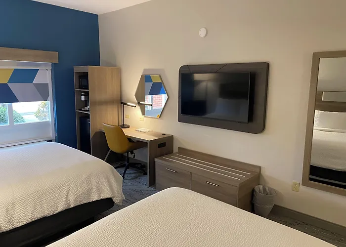 Holiday Inn Express & Suites Cullman