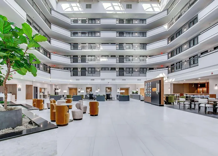 Embassy Suites By Hilton Louisville East