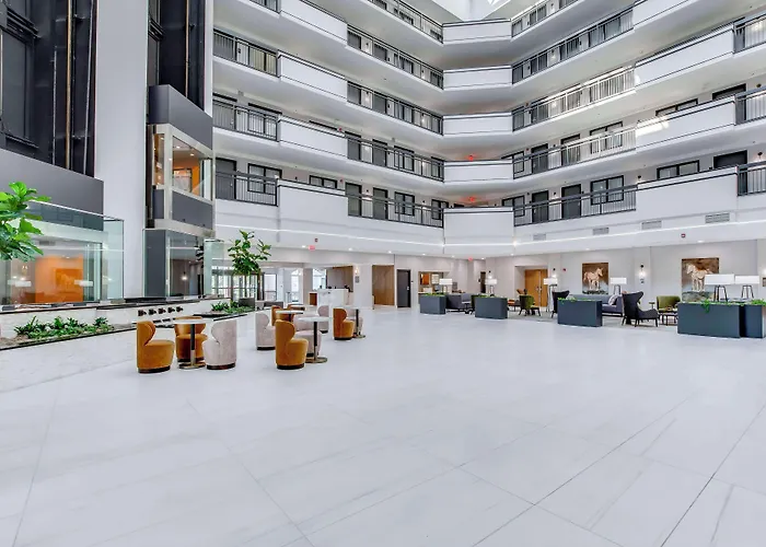 Embassy Suites By Hilton Louisville East