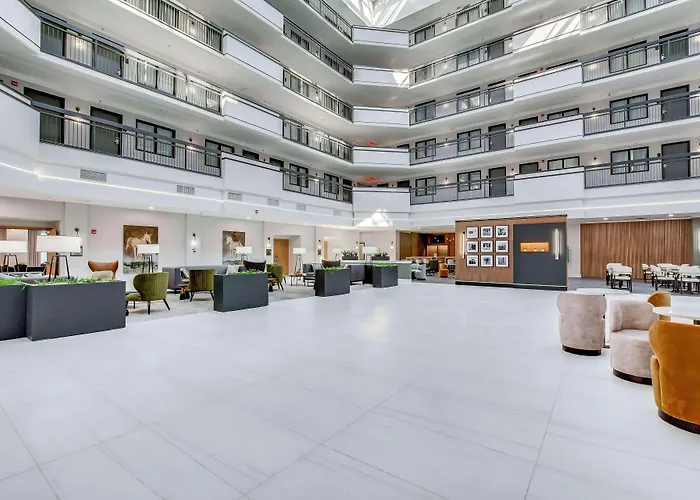 Embassy Suites By Hilton Louisville East