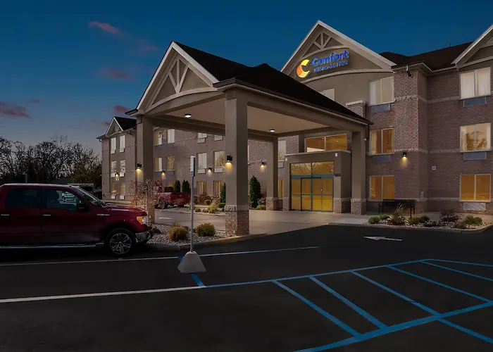 Comfort Inn & Suites Taylor - Detroit