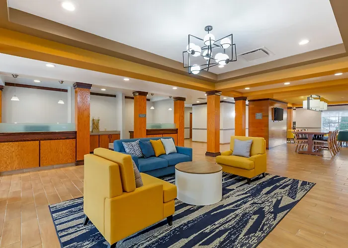 Comfort Inn & Suites Akron South