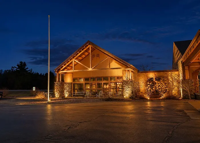 Coratel Inn & Suites By Jasper Black River Falls, Wi