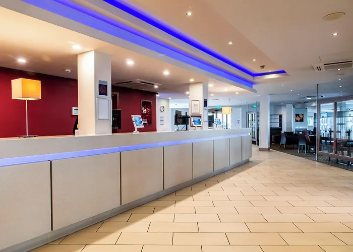 Holiday Inn Express Glasgow Airport By Ihg