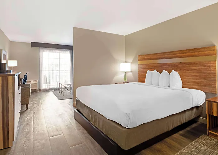 Best Western Cedar Inn & Suites