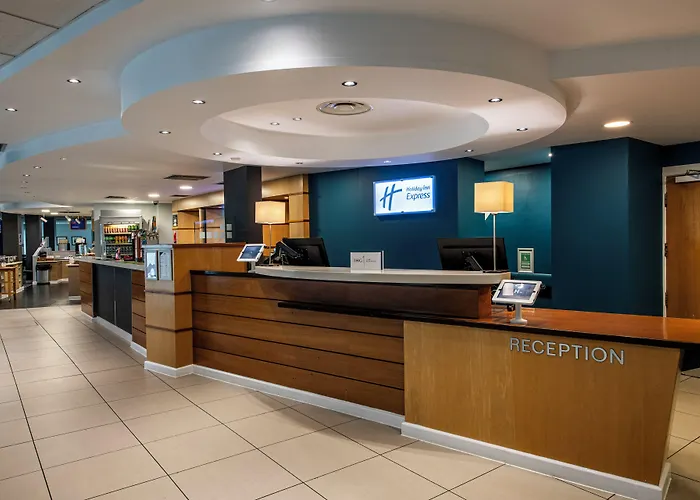 Holiday Inn Express Glasgow City Riverside By Ihg