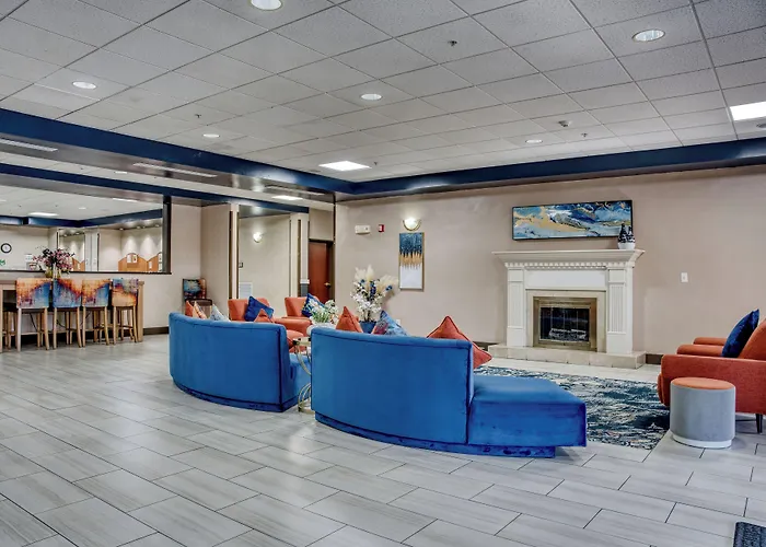 Evergreen Inn & Suites