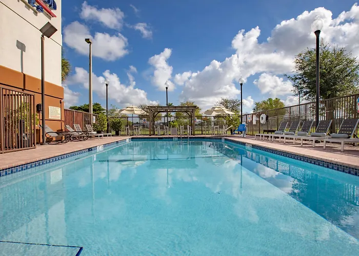Sonesta Simply Suites Miami Airport Doral