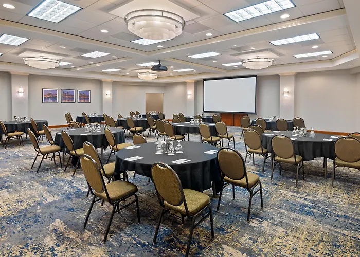 Hampton Inn & Suites Country Club Plaza