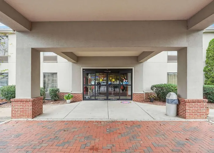 Quality Inn & Suites Dawsonville