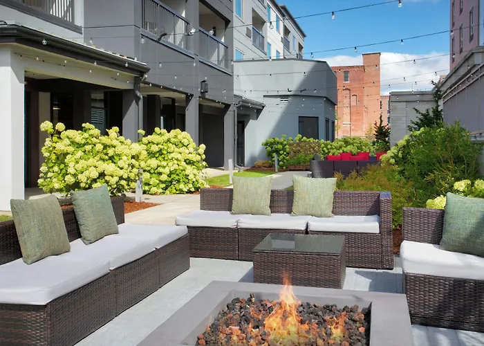 Courtyard Worcester