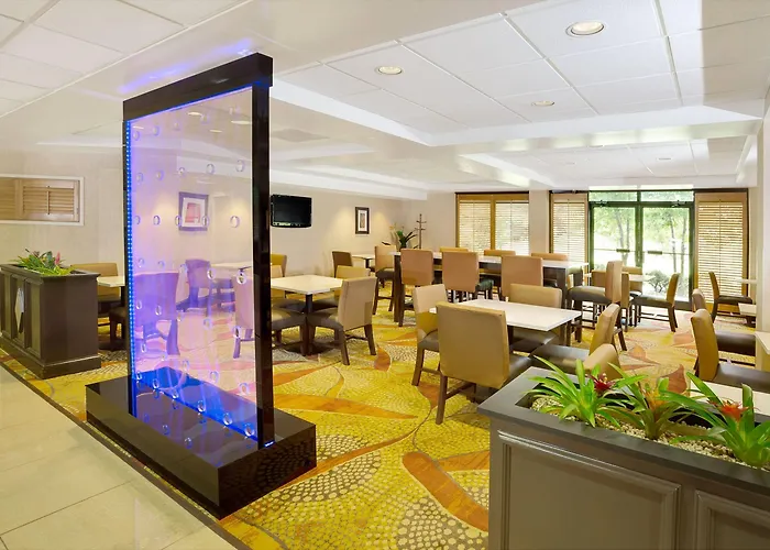 Wingate By Wyndham Raleigh Durham / Airport