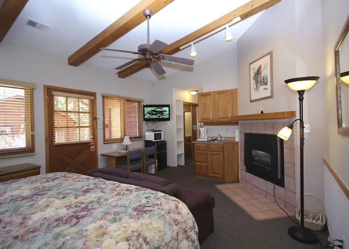 Streamside On Fall River Estes Park