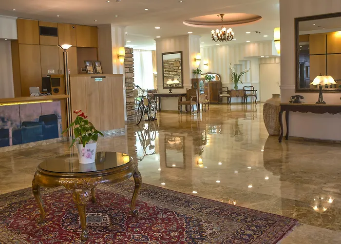 The Seasons Hotel -Studio & Suite