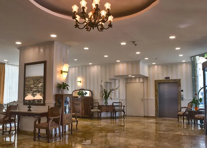 The Seasons Hotel -Studio & Suite