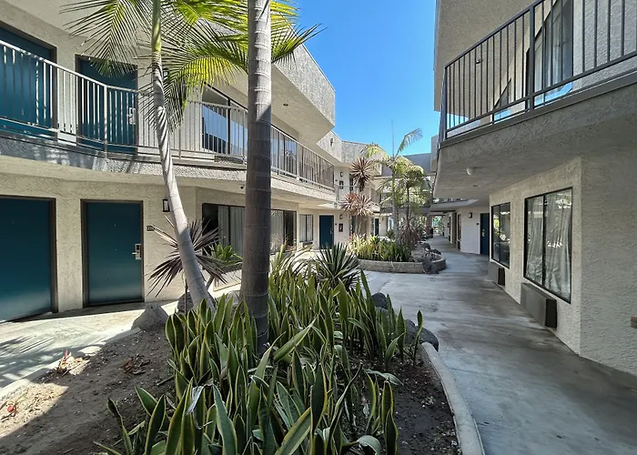 Studio 6 Suites Gardena, Ca