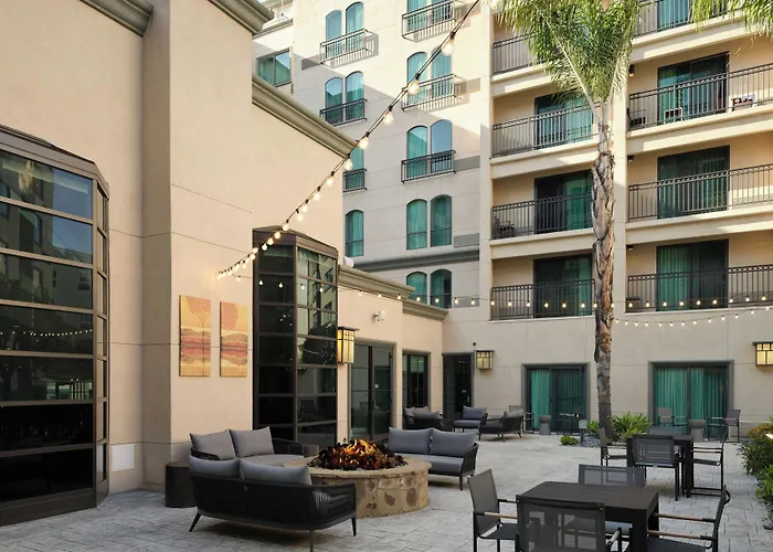 Courtyard By Marriott Los Angeles Pasadena Old Town