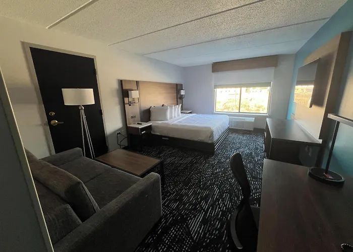 La Quinta Inn & Suites By Wyndham Duluth-Atlanta