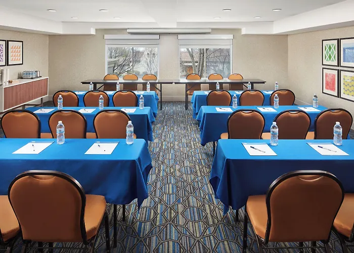 Holiday Inn Express Hotel & Suites Belmont By Ihg
